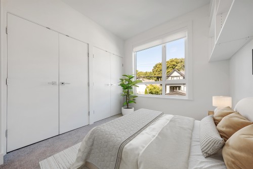 2431 Broadway W, Vancouver, BC 