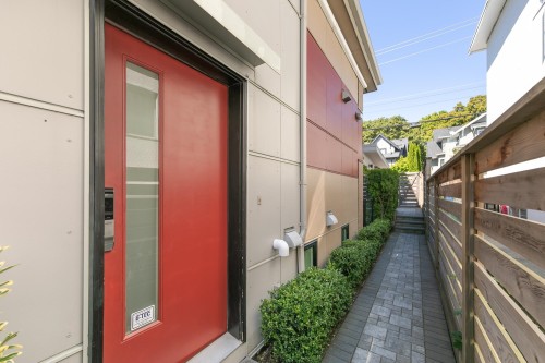 2431 Broadway W, Vancouver, BC 