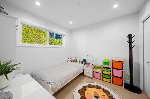 870 59Th Avenue W, Vancouver, BC 