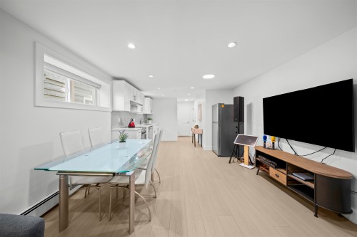 870 59Th Avenue W, Vancouver, BC 