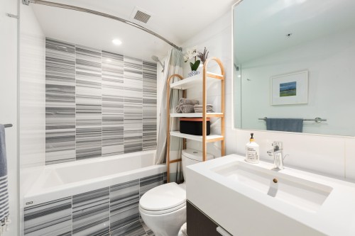 303-110 Switchmen Street, Vancouver, BC 