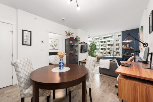 303-110 Switchmen Street, Vancouver, BC 