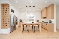 2717 Henry Street  Port Moody, BC V3H 2J8