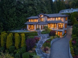 2673 Finch Hill  West Vancouver, BC V7S 3H3