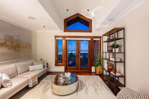 2673 Finch Hill, West Vancouver, BC 