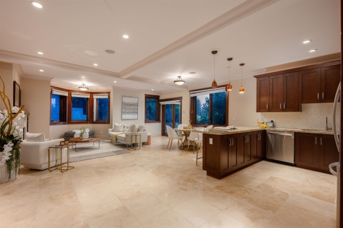 2673 Finch Hill, West Vancouver, BC 