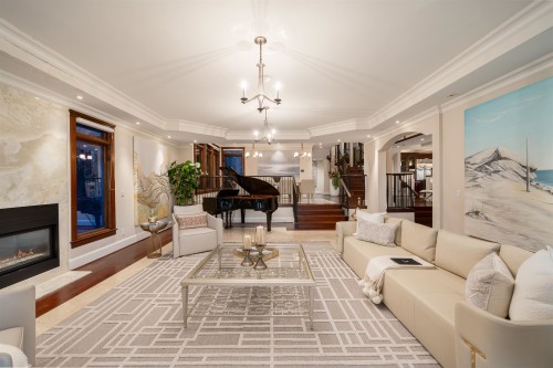 2673 Finch Hill, West Vancouver, BC 