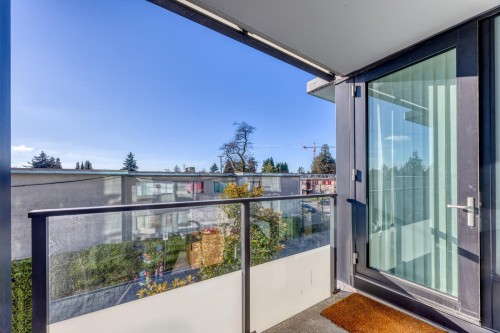 203-6658 Dow Avenue, Burnaby, BC 