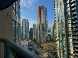 1703-1166 Melville Street  Vancouver, BC V6E 4P5