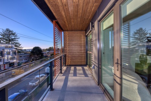 358-422 3Rd Street E, North Vancouver, BC 