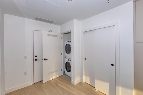 358-422 3Rd Street E, North Vancouver, BC 