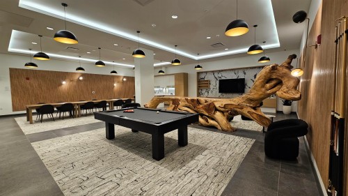 358-422 3Rd Street E, North Vancouver, BC 