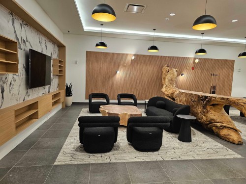 358-422 3Rd Street E, North Vancouver, BC 