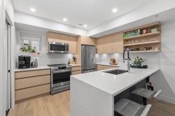 3-752 3rd Street E North Vancouver, BC V7L 1G9