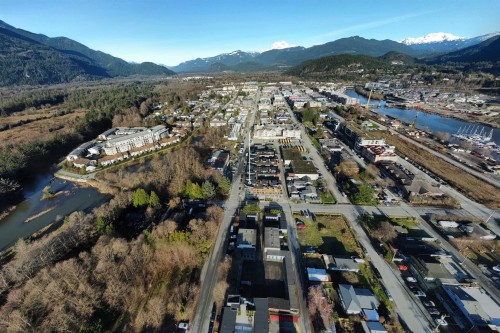 207-37808 Third Avenue, Squamish, BC 