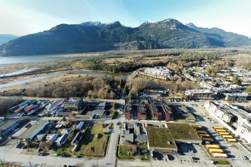 207-37808 Third Avenue, Squamish, BC 