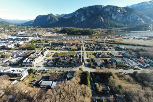 207-37808 Third Avenue, Squamish, BC 