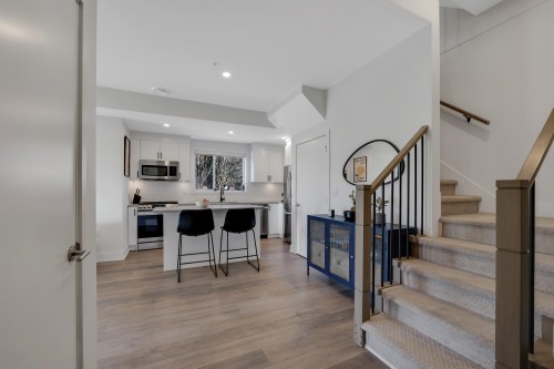 207-37808 Third Avenue, Squamish, BC 