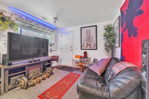 3710 Hoskins Road, North Vancouver, BC 