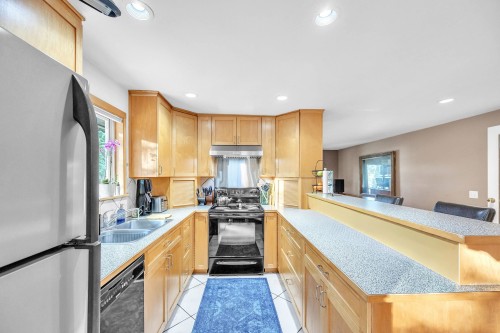 3710 Hoskins Road, North Vancouver, BC 