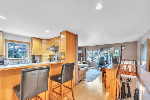 3710 Hoskins Road, North Vancouver, BC 