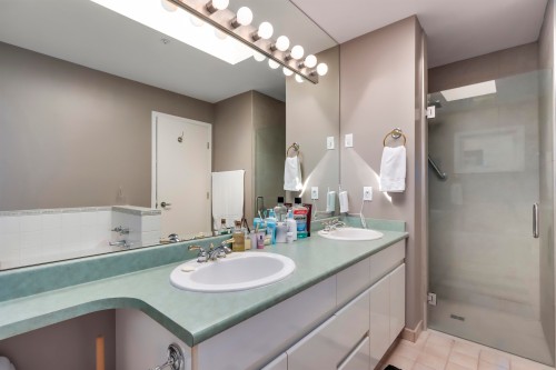 4543 11Th Avenue W, Vancouver, BC 