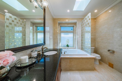 7165 Maple Street, Vancouver, BC 