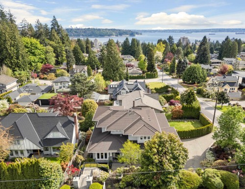 1398 Lawson Avenue, West Vancouver, BC 