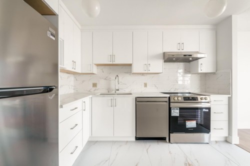 1702-6540 Burlington Avenue, Burnaby, BC 