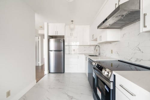 1702-6540 Burlington Avenue, Burnaby, BC 