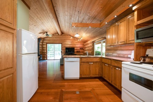 360 Salal Road, Bowen Island, BC 