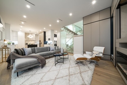 5655 Portland Street, Burnaby, BC 