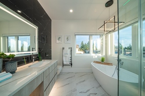 5655 Portland Street, Burnaby, BC 