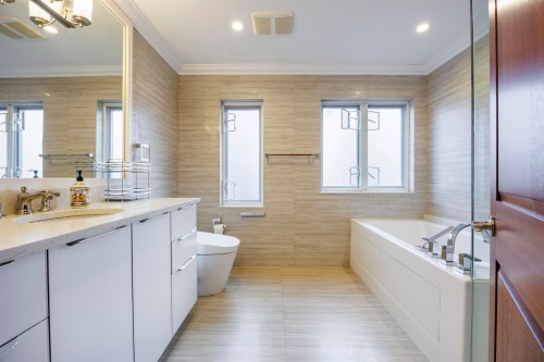 8280 Colonial Drive, Richmond, BC 