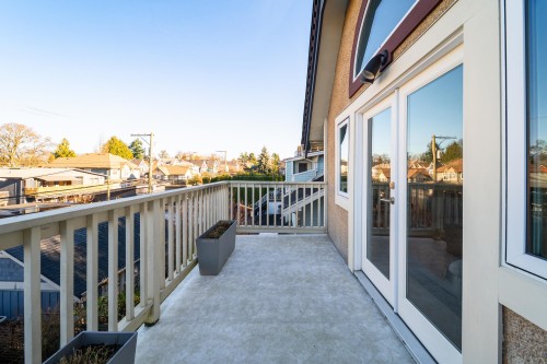 141 13Th Avenue W, Vancouver, BC 