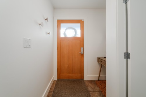 141 13Th Avenue W, Vancouver, BC 