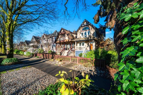 141 13Th Avenue W, Vancouver, BC 