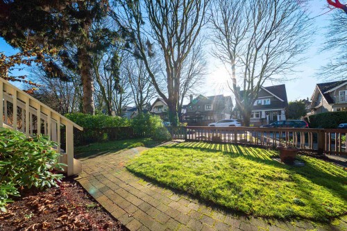 141 13Th Avenue W, Vancouver, BC 