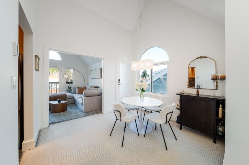 141 13Th Avenue W, Vancouver, BC 