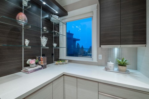 2567 Lawson Avenue, West Vancouver, BC 