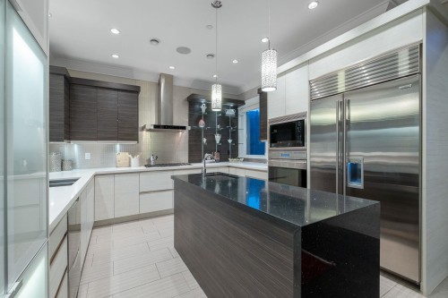 2567 Lawson Avenue, West Vancouver, BC 