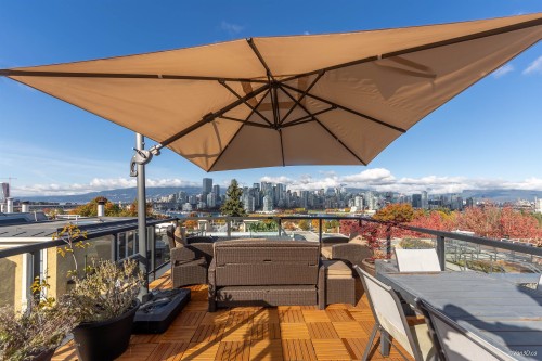 1017 8Th Avenue W, Vancouver, BC 