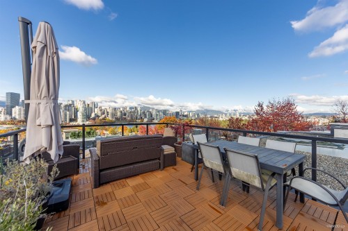 1017 8Th Avenue W, Vancouver, BC 
