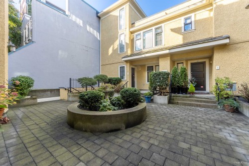 1017 8Th Avenue W, Vancouver, BC 