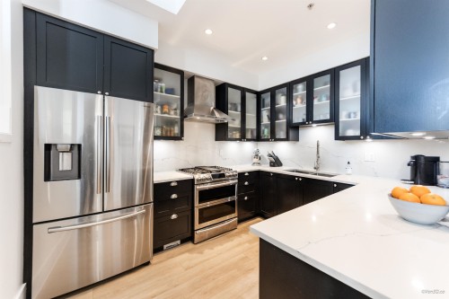 1017 8Th Avenue W, Vancouver, BC 