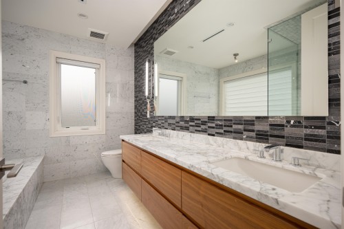 8160 Railway Avenue, Richmond, BC 