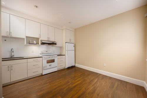 8160 Railway Avenue, Richmond, BC 