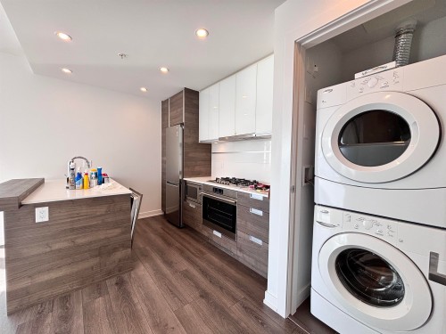 2009-4688 Kingsway, Burnaby, BC 