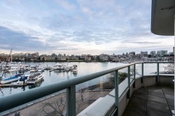 122-1228 Marinaside Crescent  Vancouver, BC V6Z 2W4