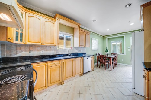 742 51St Avenue E, Vancouver, BC 